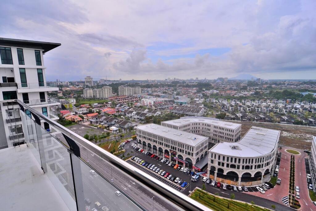 Lovely Vivamall City View With 2 Card Lv12 Kuching Exterior foto